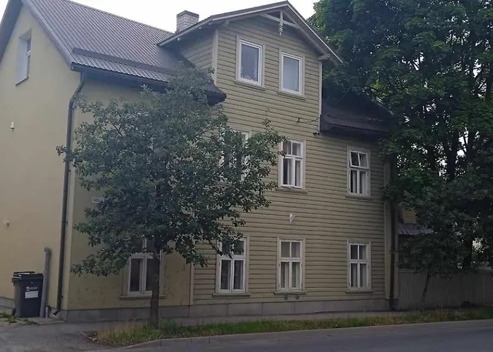 Hygge Home With Free Parking - Boho Style Apartment